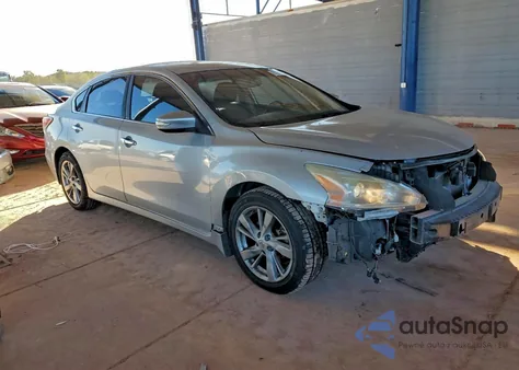 2015 Nissan Altima 2.5 z USA, uszkodzony, nr VIN 1N4AL3AP1FN397857